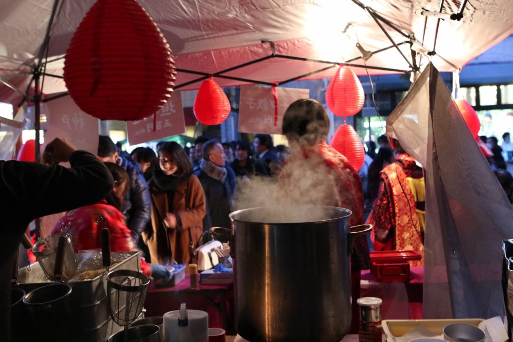 12/8～17 神戸ルミナリエ 担々麺＆スープ餃子 “神戸金魚”